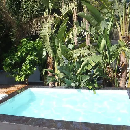 Golfe-juan Sleeps 10 Pool Air Con Wifi Willa Golfe-Juan