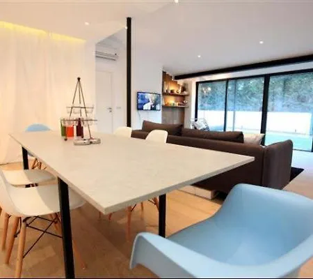 Golfe-juan Sleeps 10 Pool Air Con Wifi Вилла